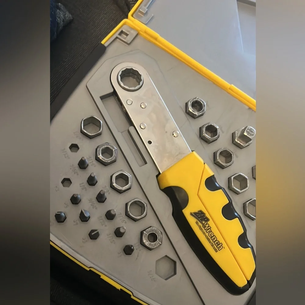 Socket set - Picture 1 of 2